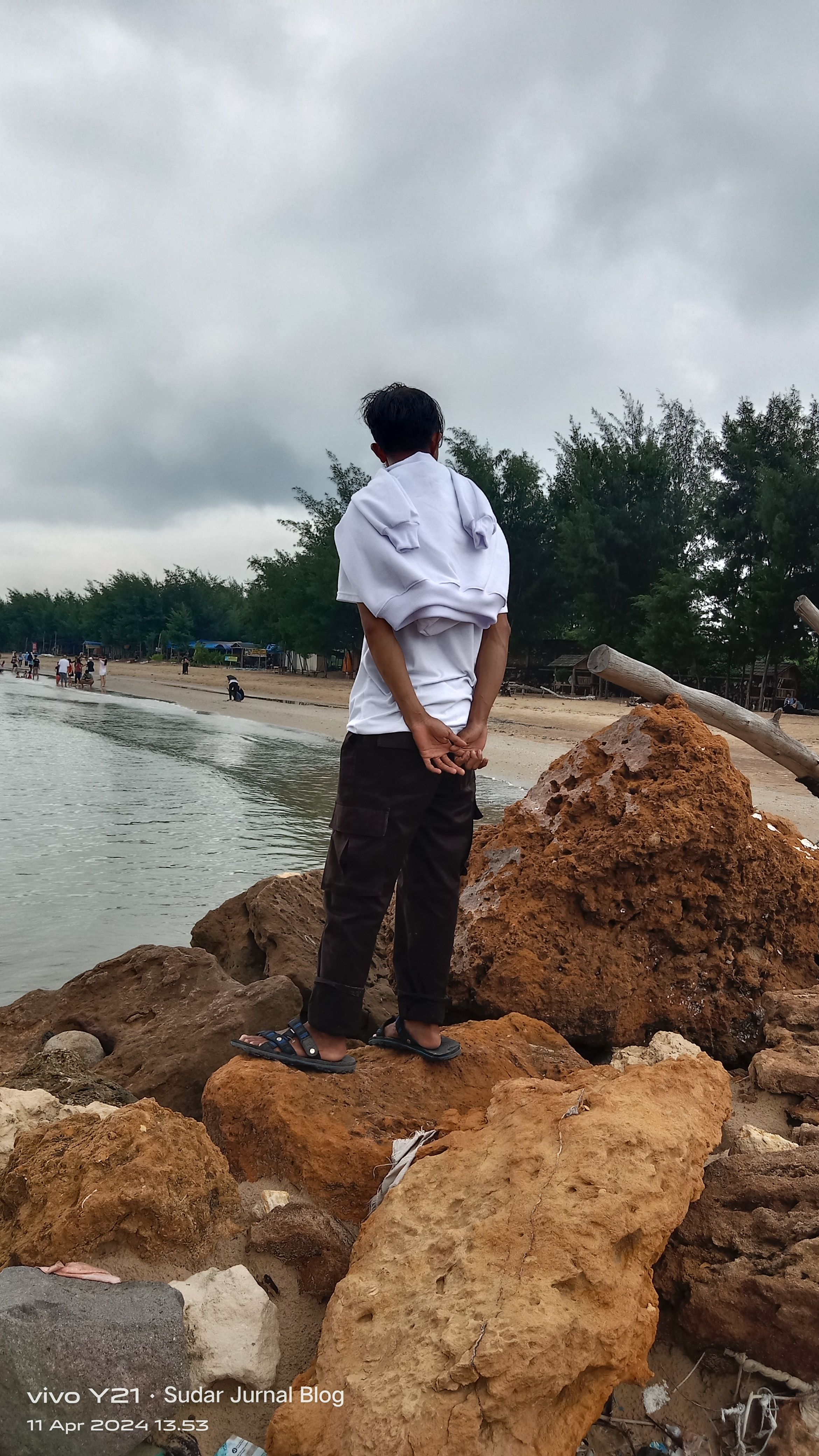 Harga Tiket Masuk Pantai Remen & Pantai Dermaga